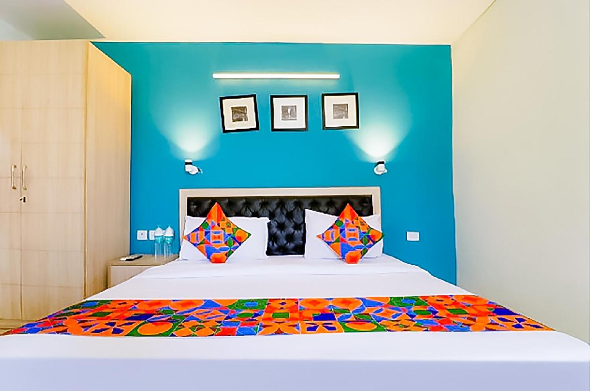 Roomshala 173 Royal Vinod Nagar 3*
